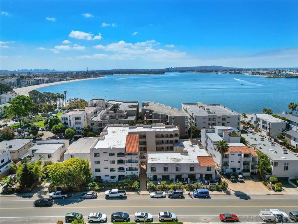 1225 Pacific Beach Drive 2E