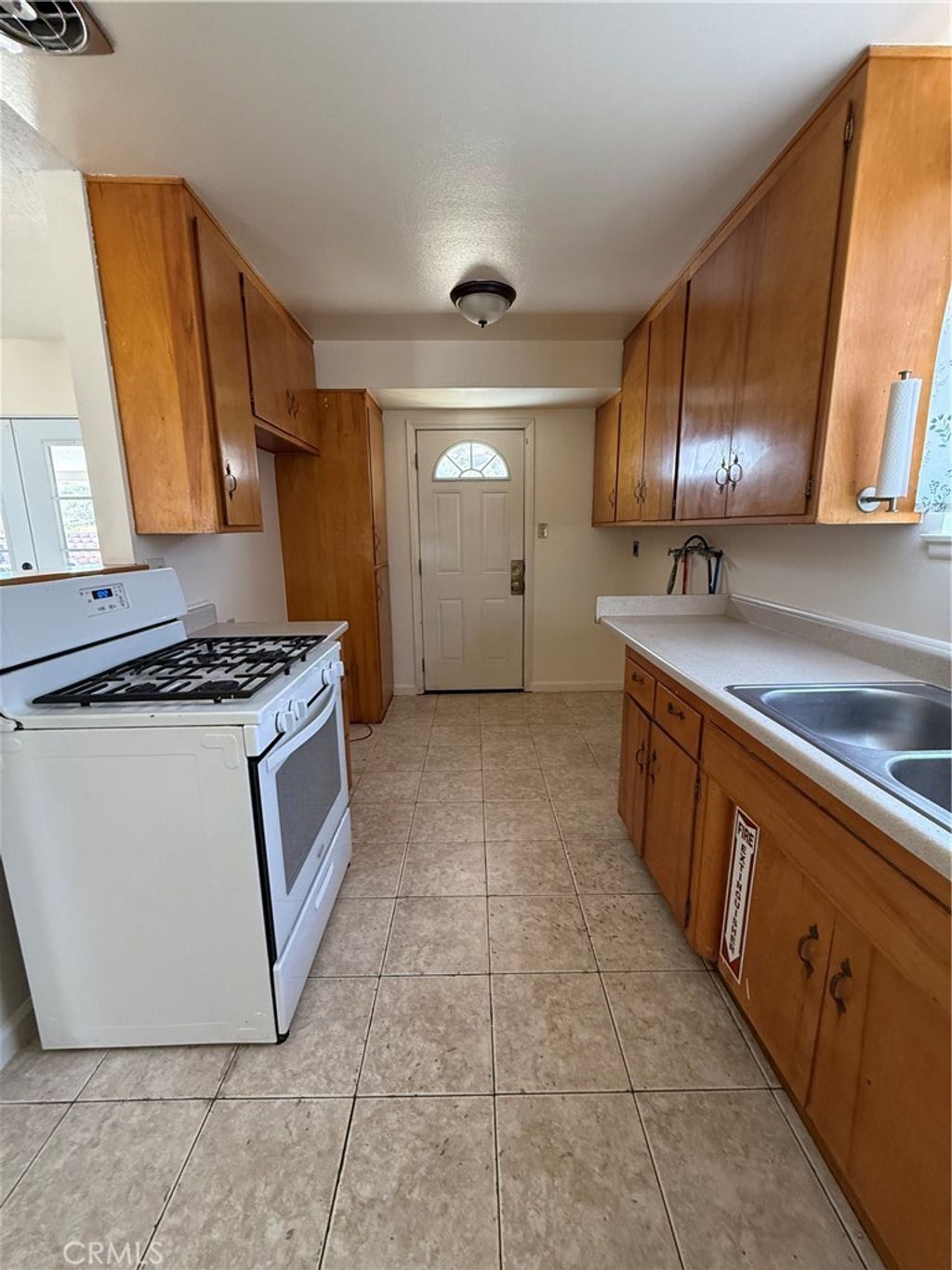 Photo of 530 Kelly Dr, Barstow, CA 92311 (MLS # HD26064145)