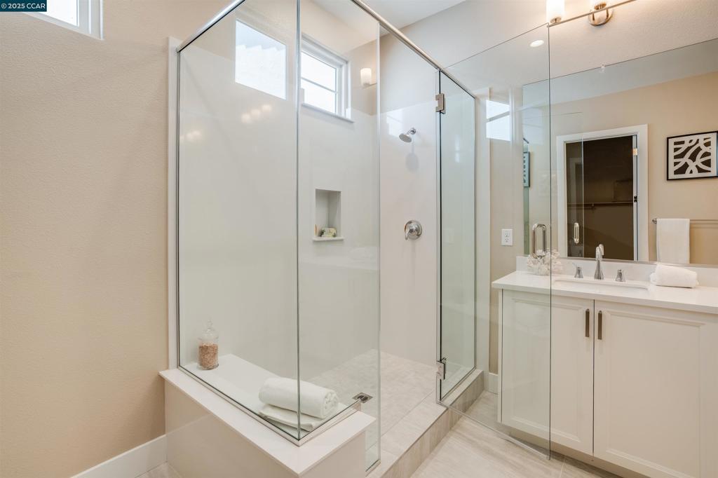 REGENCY - Residential