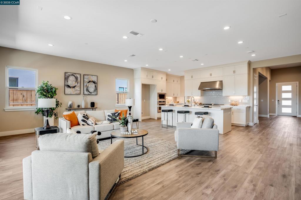 REGENCY - Residential