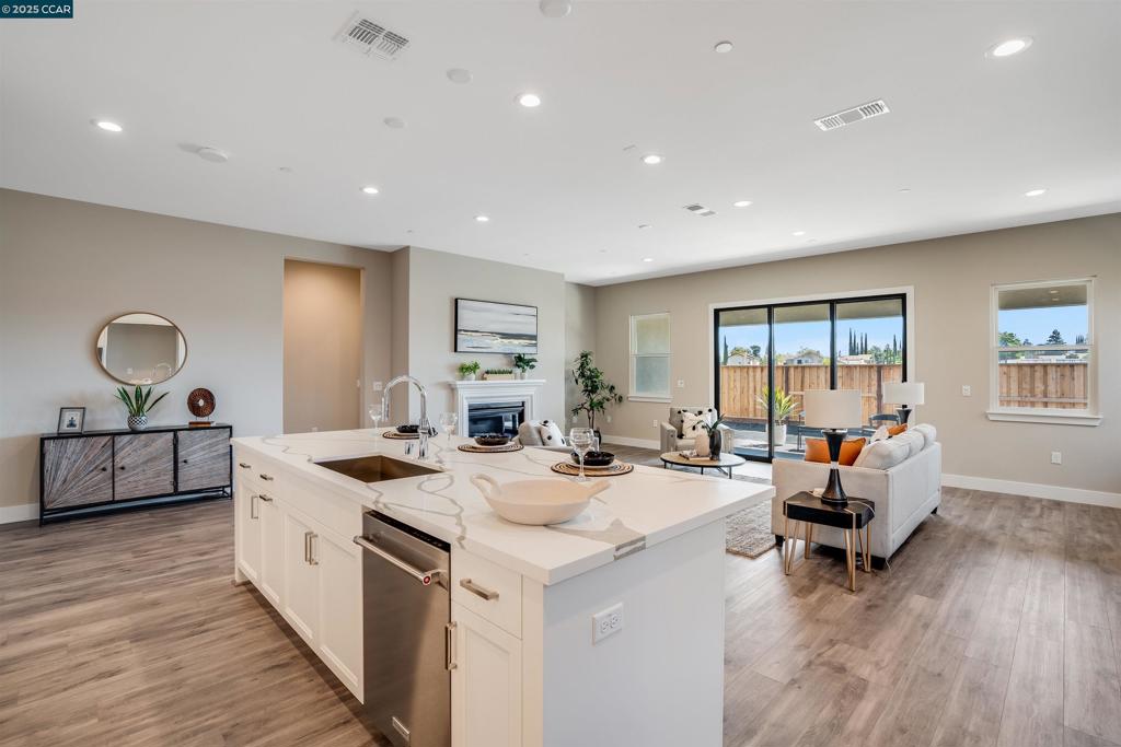 REGENCY - Residential