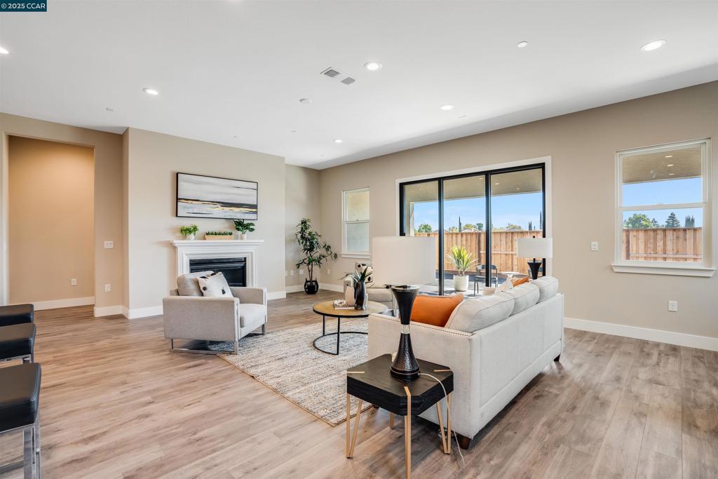 REGENCY - Residential