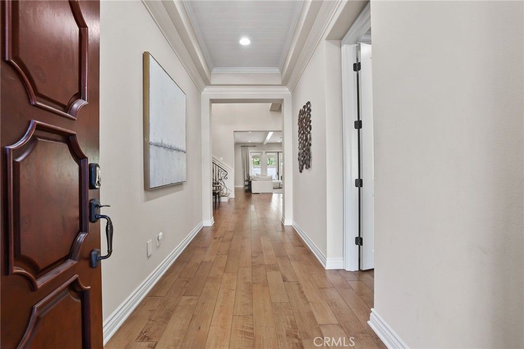 Photo of 10 Shadybend, Irvine, CA 92602 (MLS # OC25219202)
