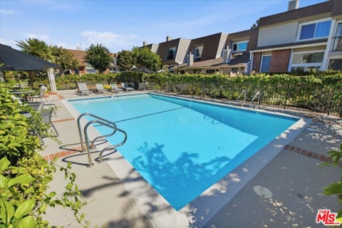 Photo of 13065 Mindanao Way #8, Marina Del Rey, CA 90292 (MLS # 26995981)