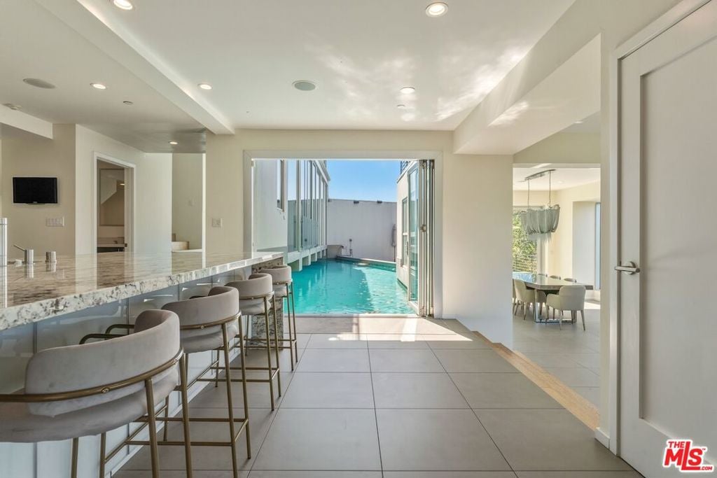 Photo of 9716 Oak Pass Road, Beverly Hills, CA 90210 (MLS # 26103325)