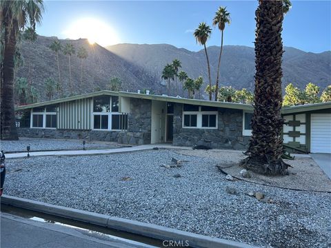 Photo of 615 N Via Monte, Palm Springs, CA 92262 (MLS # SR25271767)