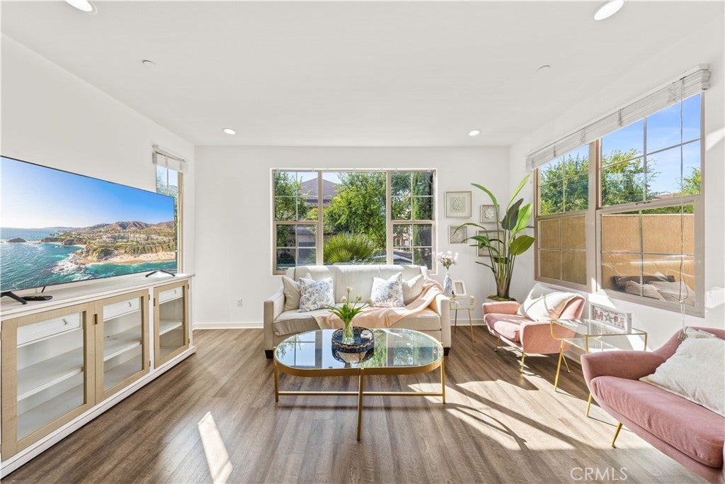56 Bay Layrel