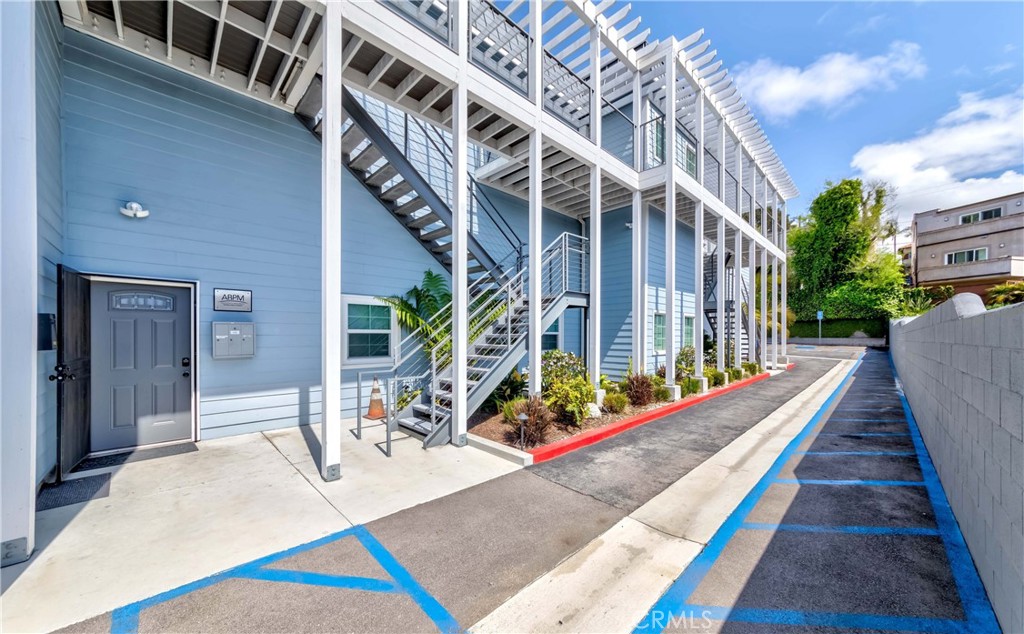 1060 Aviation Boulevard