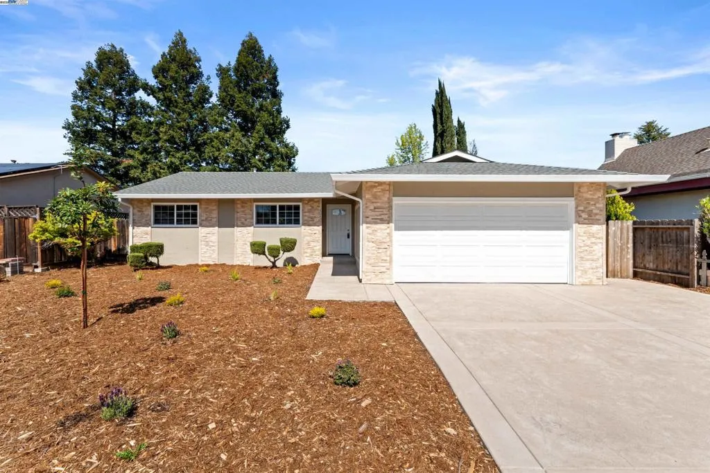 Livermore, California 94551, United States, 3 Bedrooms Bedrooms, ,2 BathroomsBathrooms,Residential,Active,103647