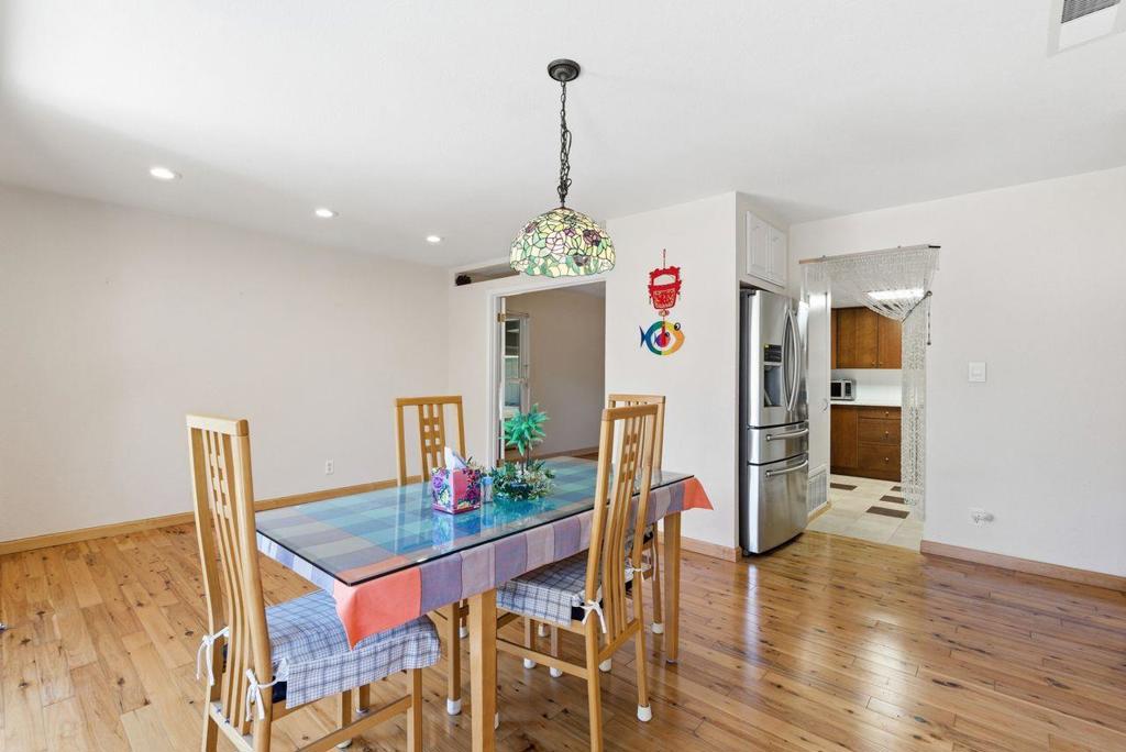 5561 Roundtree Terrace