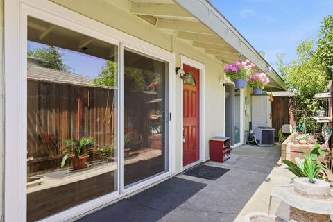 Photo of 5561 Roundtree Terrace, Fremont, CA 94538 (MLS # ML82047567)