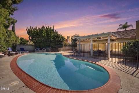 Photo of 79 E Avenida De Los Arboles, Thousand Oaks, CA 91360 (MLS # V1-39046)