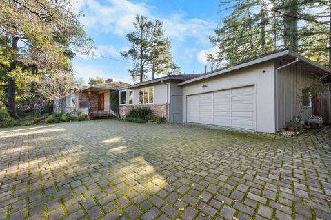 Photo of 915 Link Road, Hillsborough, CA 94010 (MLS # ML82037477)