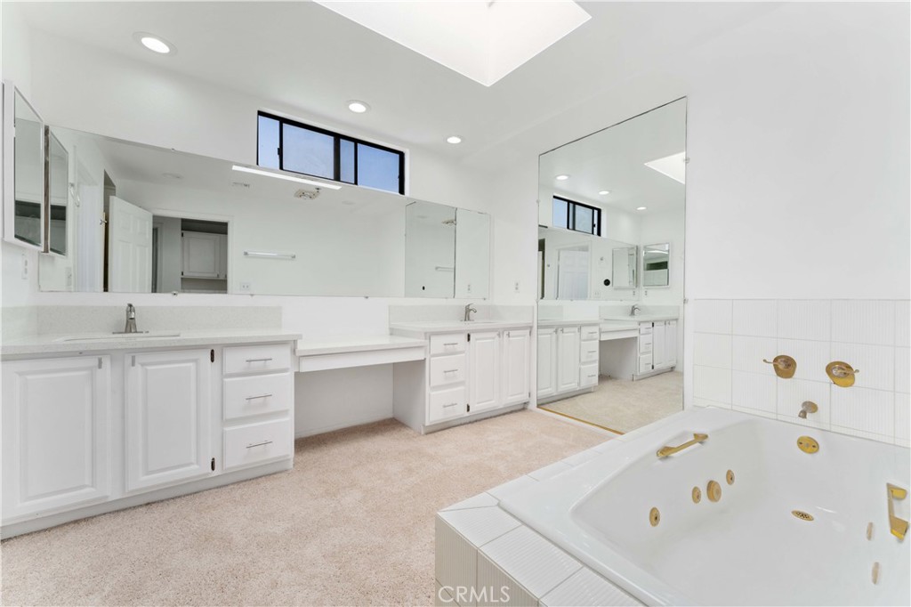 Alamitos Beach (AB) - Residential Lease