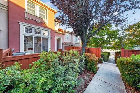 Tiny photo for 318 Vista Roma Way, San Jose, CA 95136 (MLS # ML82064944)