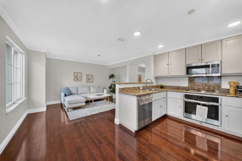 Tiny photo for 318 Vista Roma Way, San Jose, CA 95136 (MLS # ML82064944)