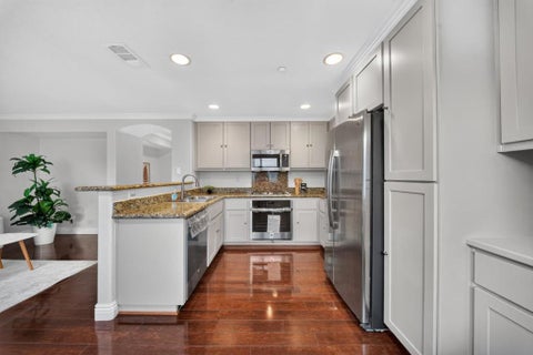 Tiny photo for 318 Vista Roma Way, San Jose, CA 95136 (MLS # ML82064944)