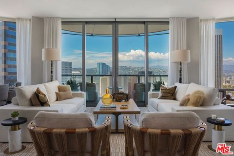 211 1/2 W Elm Court 26C Los Angeles CA 90067