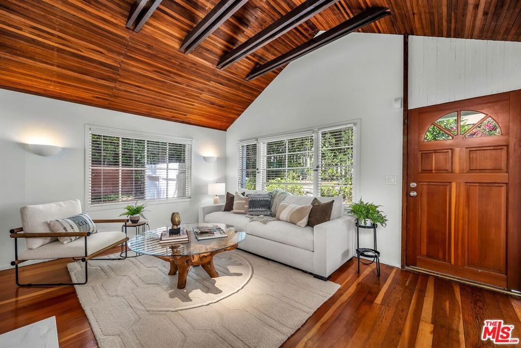 Photo of 10546 Selkirk Lane, Los Angeles, CA 90077 (MLS # 25592009)