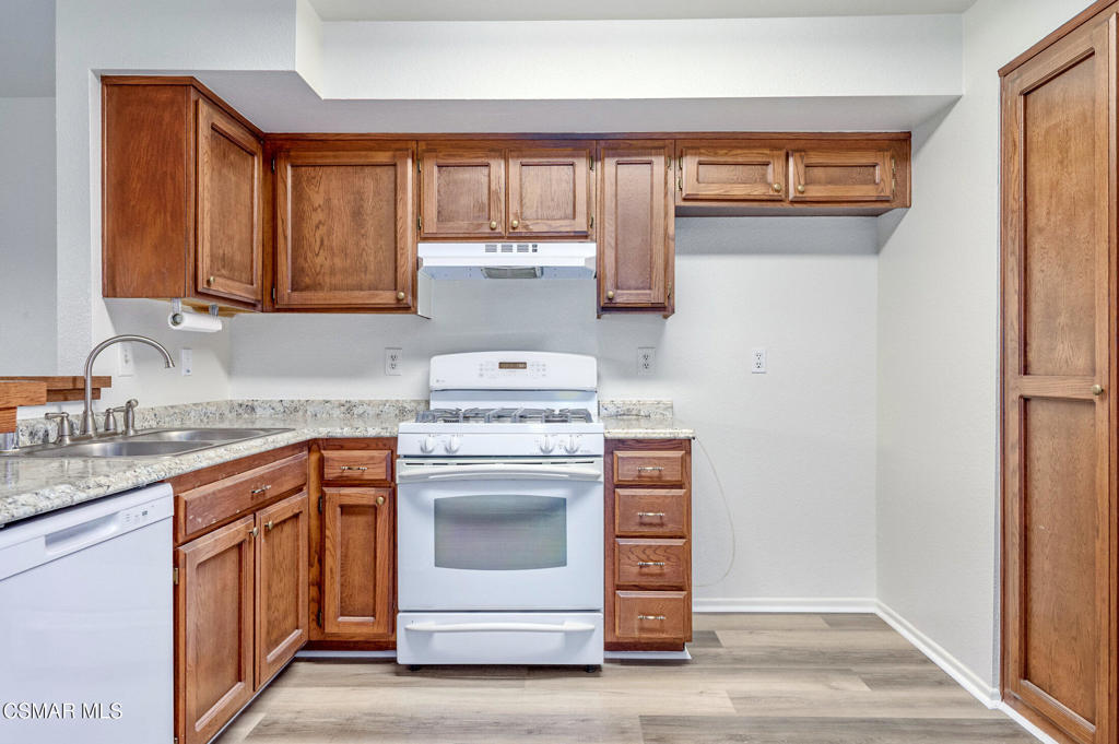 Regal Park Condos-294 - 1002472 - Residential Lease