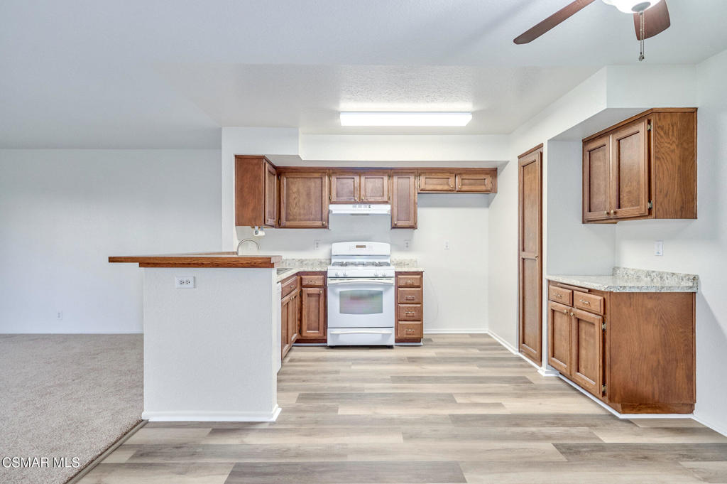 Regal Park Condos-294 - 1002472 - Residential Lease