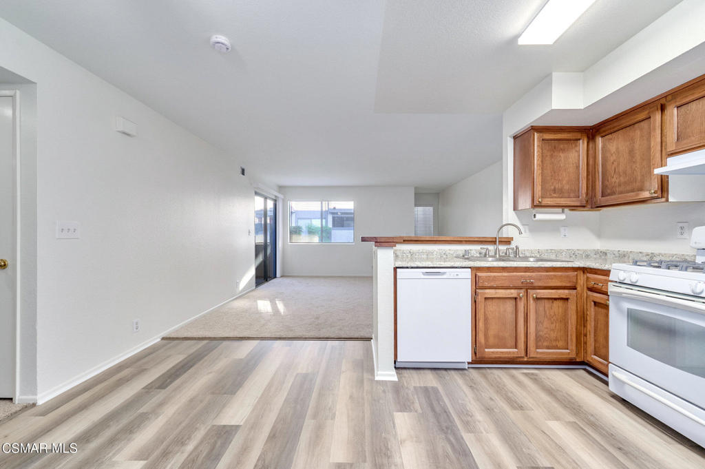 Regal Park Condos-294 - 1002472 - Residential Lease