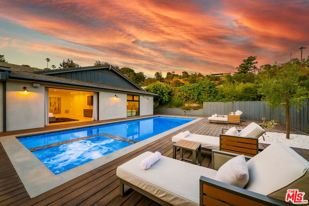 Photo of 9038 MEREDITH Place, Beverly Hills, CA 90210 (MLS # 26102749)