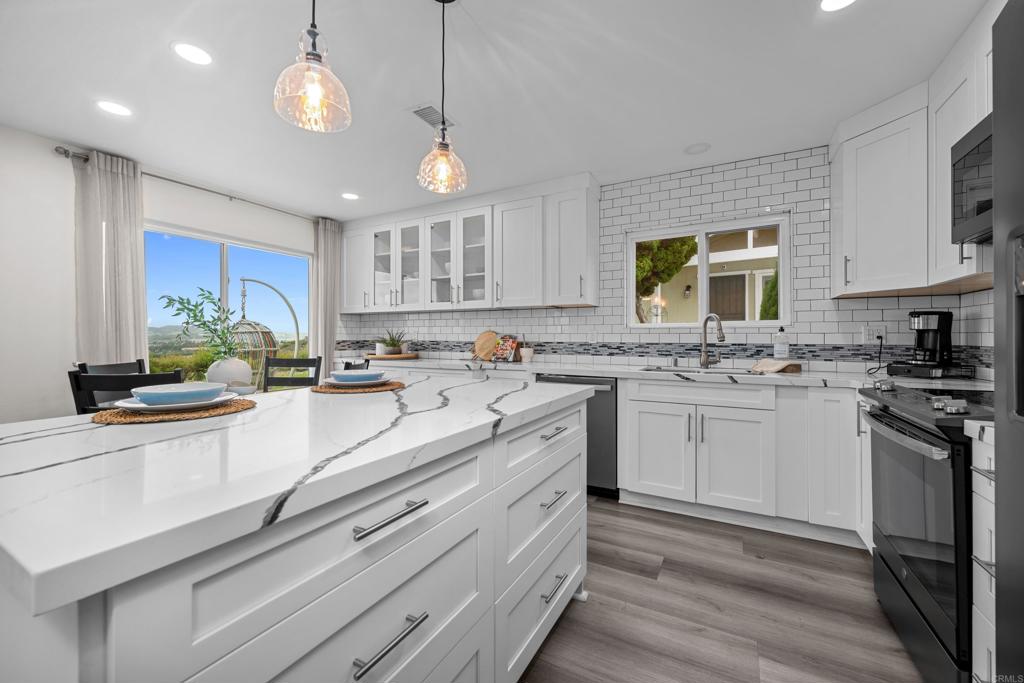 4302 Dowitcher Way