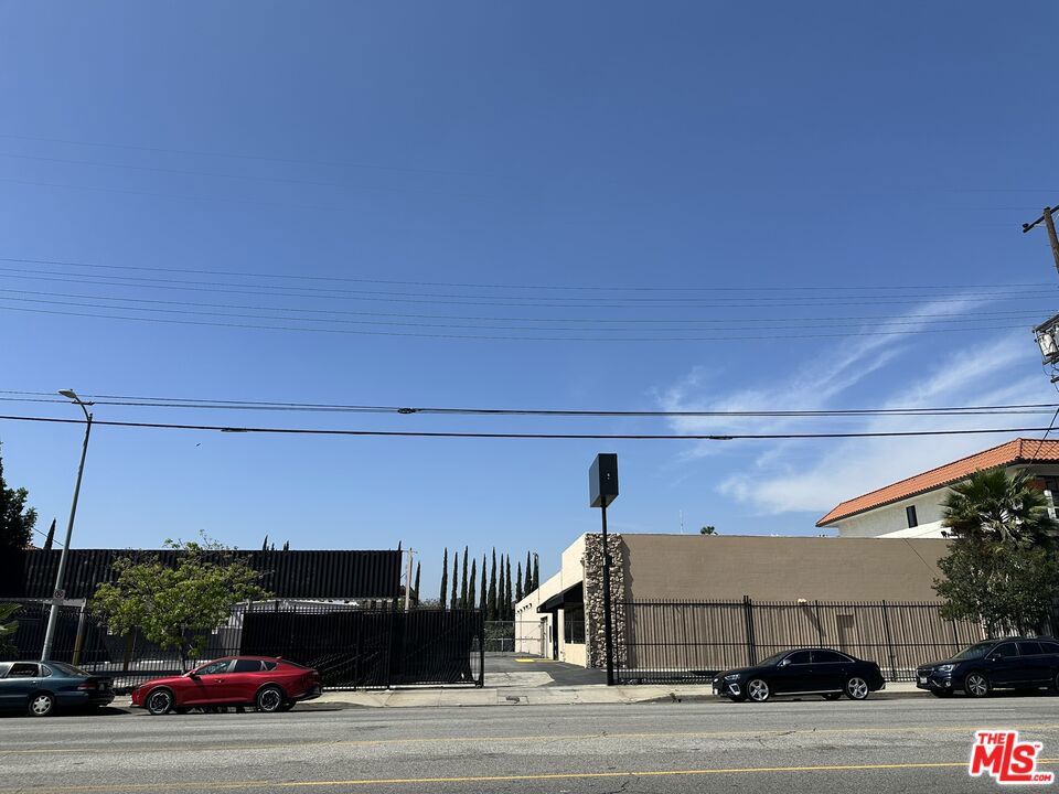 6919 Laurel Canyon Boulevard