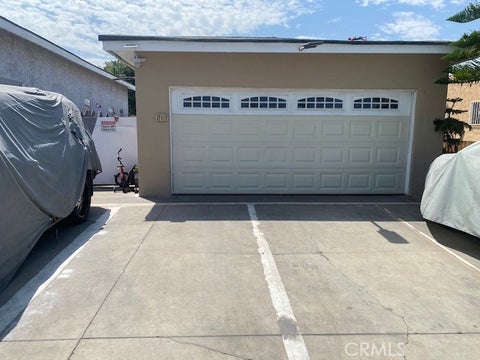 Photo of 604 W 83rd St, Los Angeles, CA 90044 (MLS # DW26160469)