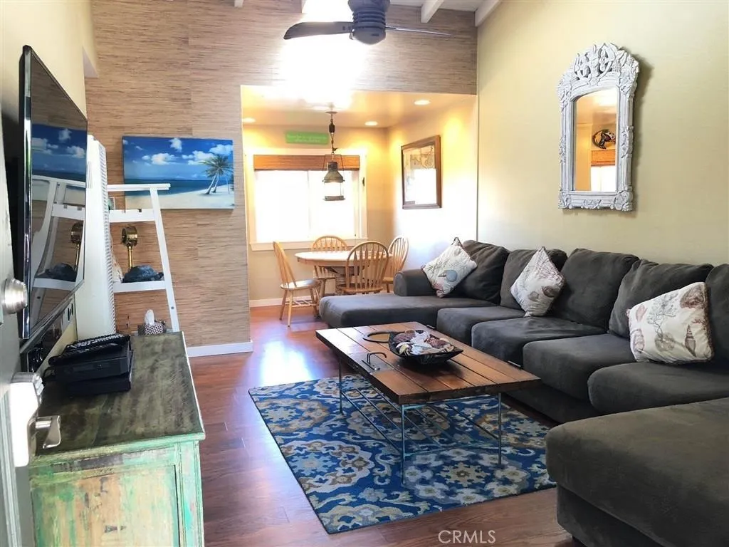 Carlsbad, California 92008, United States, 2 Bedrooms Bedrooms, ,1 BathroomBathrooms,Residential,Pending,202738