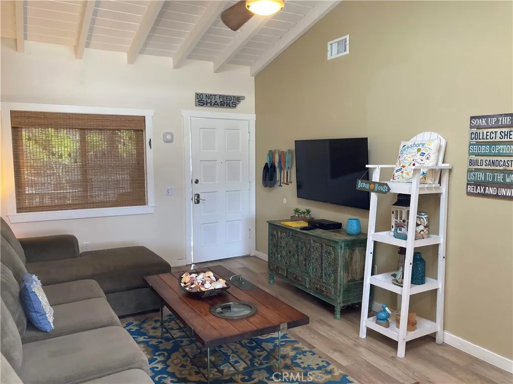 Carlsbad, California 92008, United States, 2 Bedrooms Bedrooms, ,1 BathroomBathrooms,Residential,Pending,202738