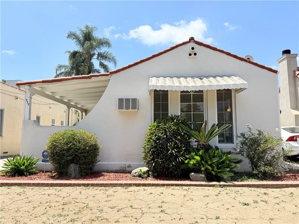 933 S MULLEN Avenue, Los Angeles CA 90019