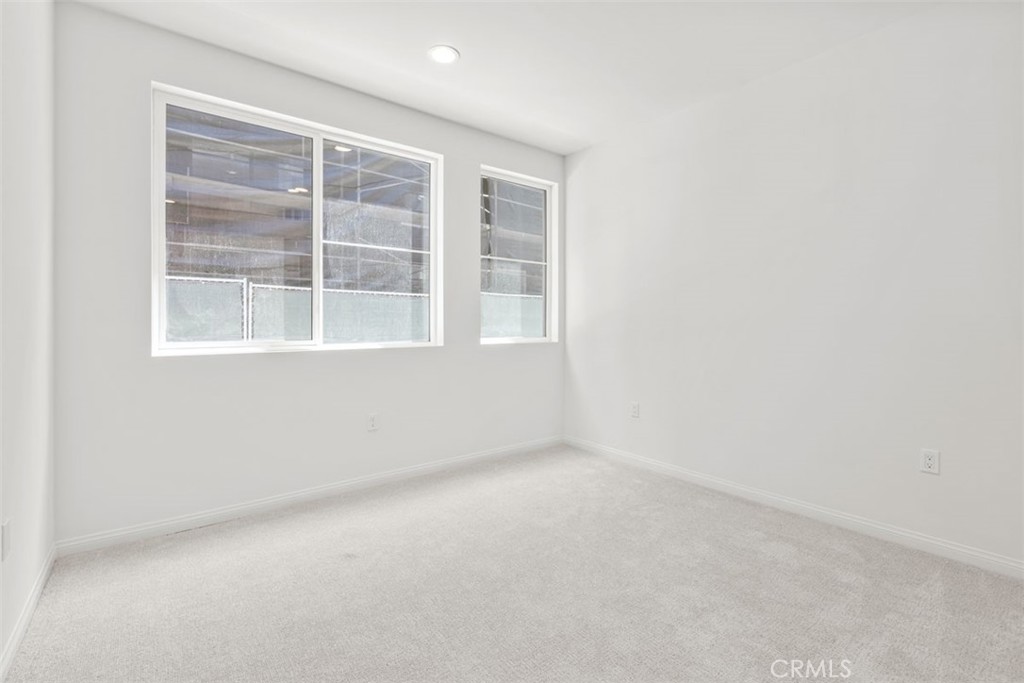 5868 Linden Ave Avenue 6