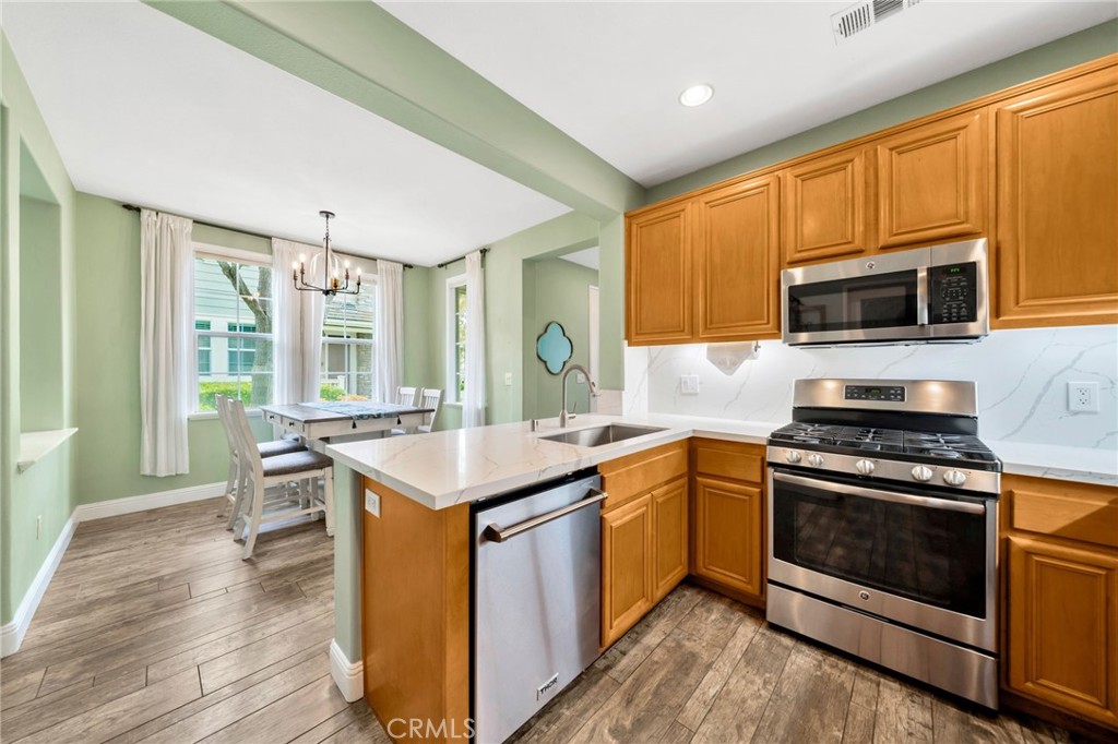 Properties 2 25 Ellsworth Street 11