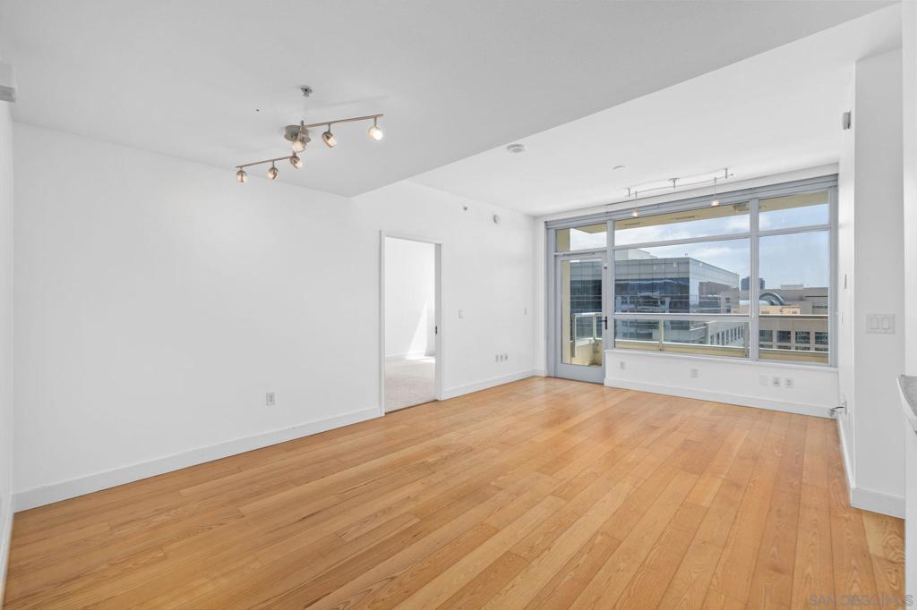 700 W E Street 2905