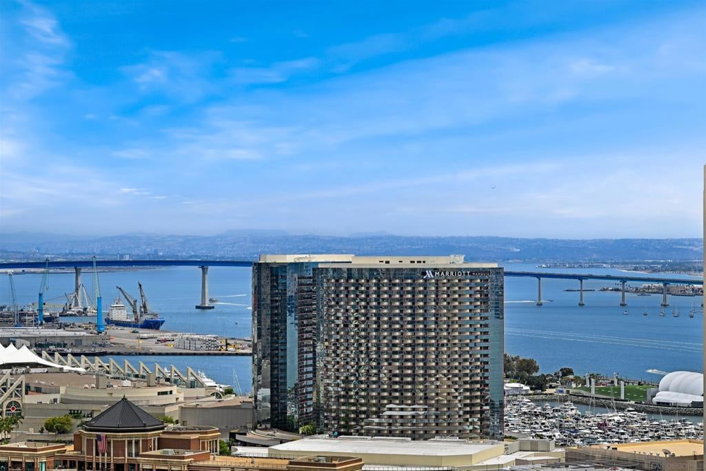 700 W E Street ST 2905, San Diego CA 92101