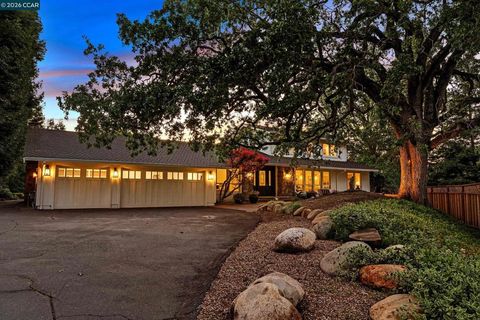 Photo of 225 Pebble Ct, Alamo, CA 94507 (MLS # 41127711)