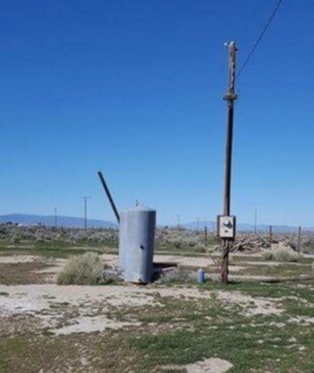 Photo of 2011 67th St W, Rosamond, CA 93560 (MLS # SR26063470)