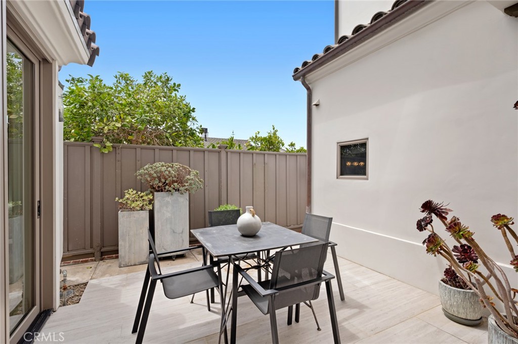 Corona del Mar South of PCH (CDMS) - Residential