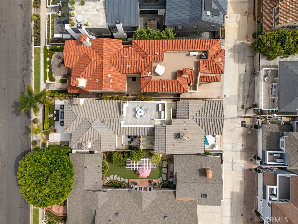 Corona del Mar South of PCH (CDMS) - Residential