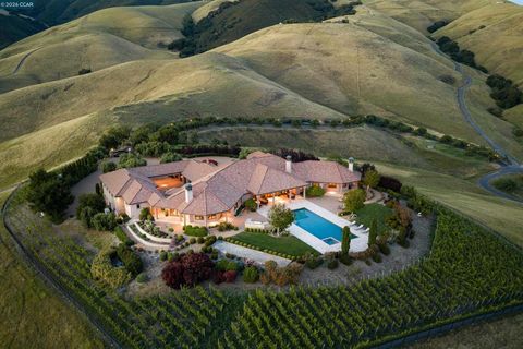 Photo of 2020 Victorine Rd Rd, Livermore, CA 94551 (MLS # 41136191)