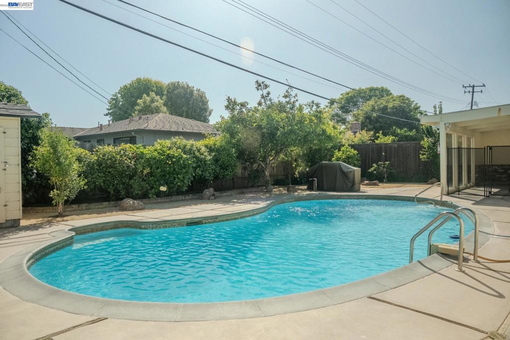 767 Lemos Ave
