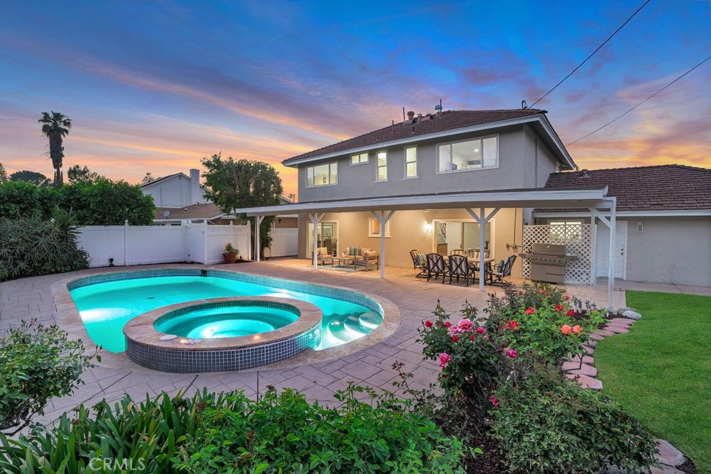 Photo of 23942 Califa St, Woodland Hills, CA 91367 (MLS # SR26064822)