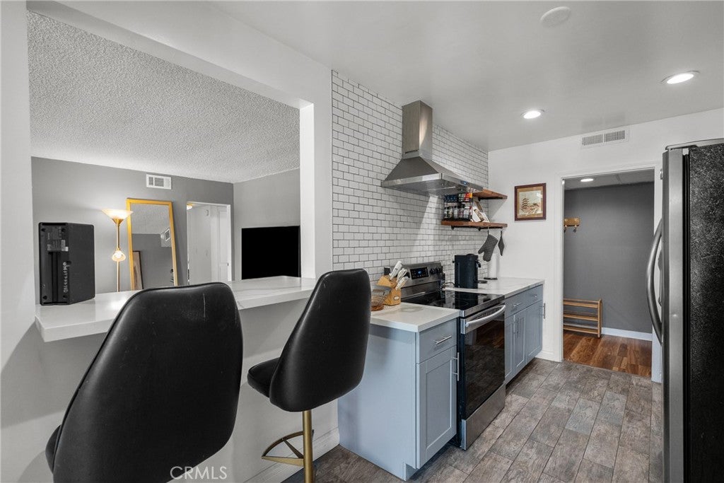 5454 Zelzah Avenue 309