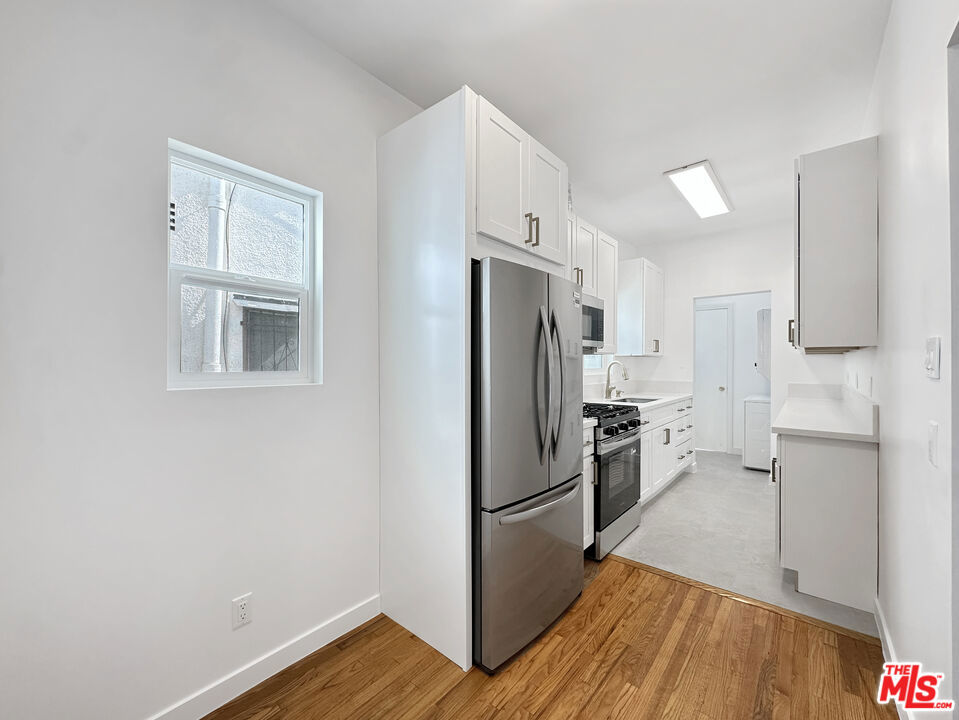 5934 Willoughby Avenue