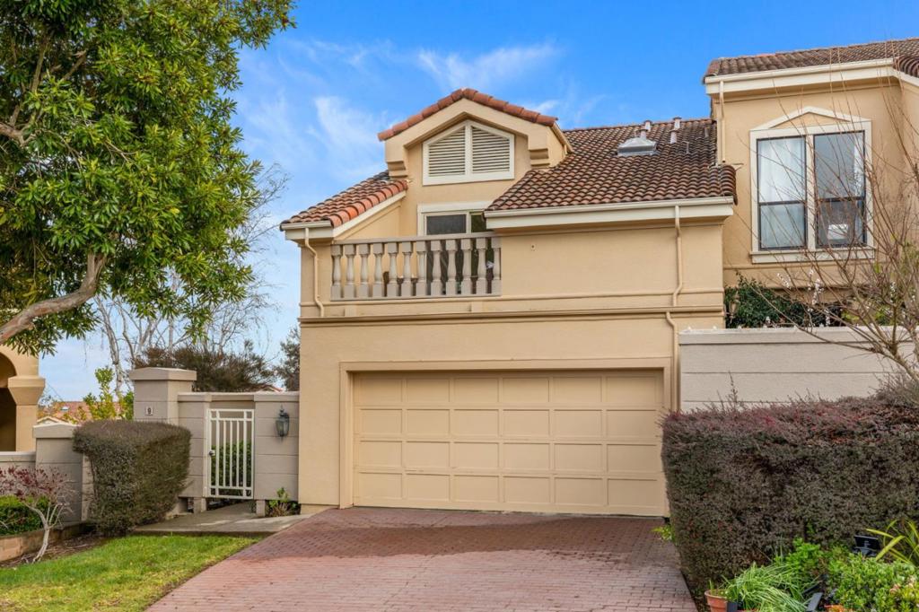9 Mayflower Lane