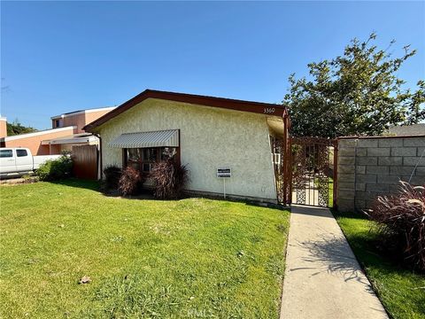 Photo of 3360 Myrtle Ave, Signal Hill, CA 90755 (MLS # PW26025836)
