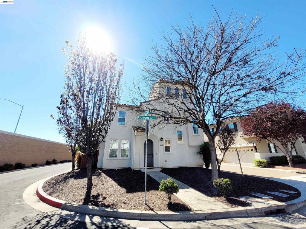 2100 Carrara St
