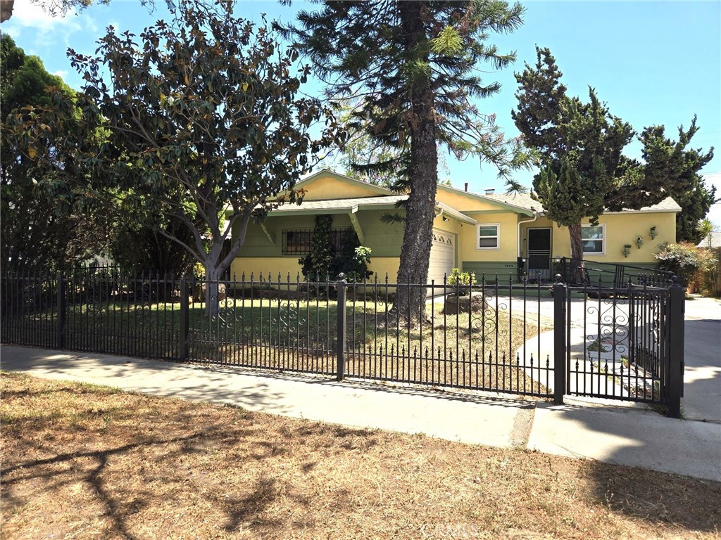 1668 W Wisteria